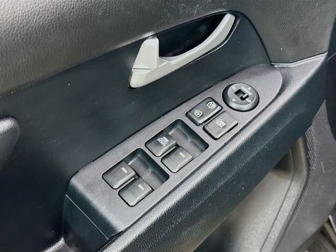 Used 2015 Kia Sportage LX image 18