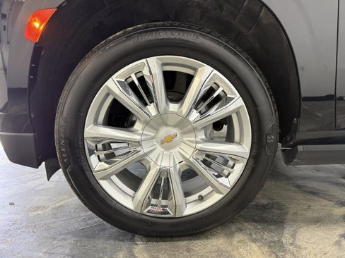 Used 2021 Chevrolet Suburban High Country AWD/4WD image 35