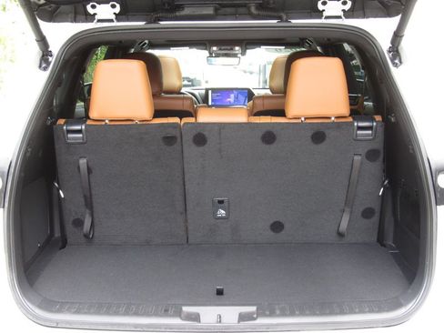 Used 2026 Toyota Highlander Limited AWD/4WD image 21