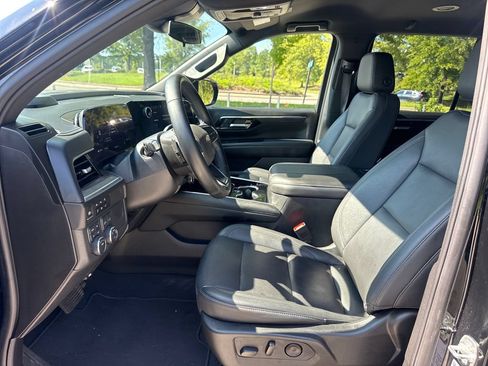 Used 2025 Chevrolet Tahoe LT AWD/4WD image 12