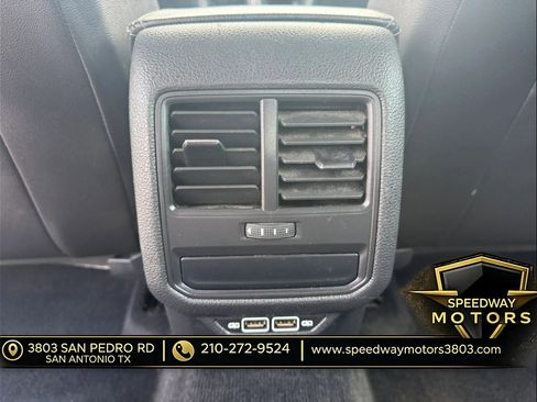 Used 2021 Volkswagen Passat 2.0T SE FWD image 11