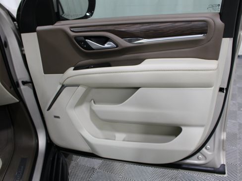 Used 2023 GMC Yukon XL Denali RWD image 29