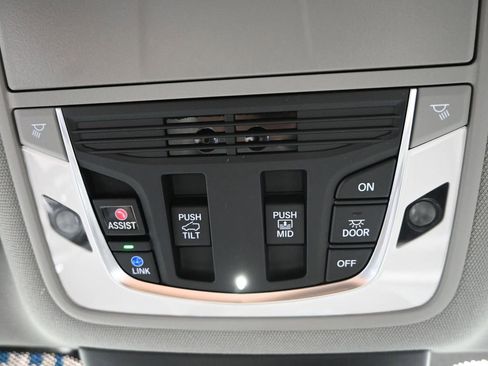 Used 2023 Acura MDX SH-AWD w/ Advance Package image 20