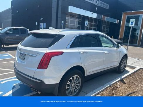 Used 2017 Cadillac XT5 Luxury w/ Driver Awareness Package AWD/4WD image 4