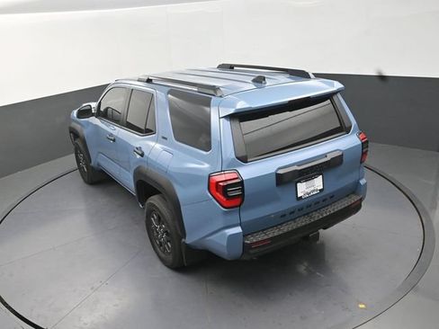Used 2025 Toyota 4Runner SR5 AWD/4WD image 15