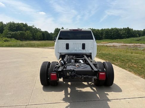 Used 2026 Chevrolet Silverado 3500 W/T w/ WT Convenience Package AWD/4WD image 8