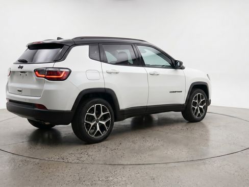 Used 2025 Jeep Compass Limited AWD/4WD image 9