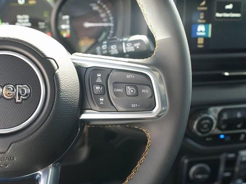 Used 2024 Jeep Wrangler Unlimited Sahara image 12