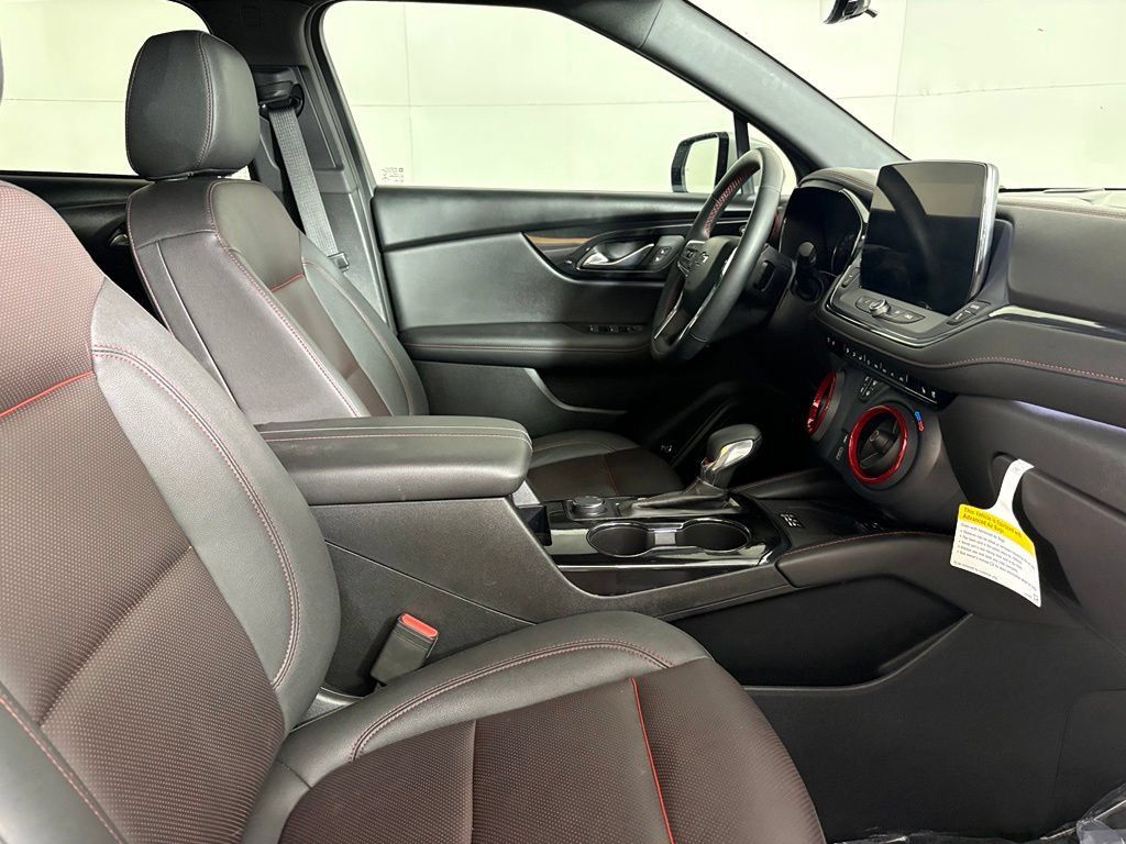 Certified 2023 Chevrolet Blazer RS w/ Driver Confidence II Package FWD image 17