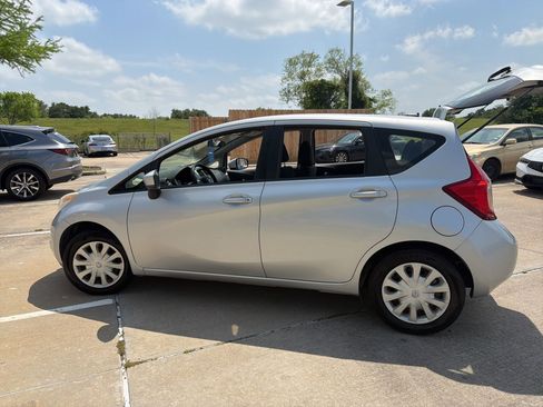 Used 2016 Nissan Versa Note SV FWD image 7