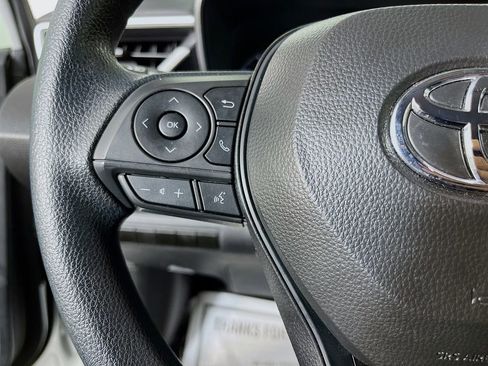 Used 2025 Toyota Corolla LE FWD image 15
