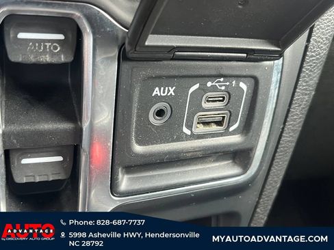 Used 2019 Jeep Wrangler Unlimited Sahara w/ Cold Weather Group AWD/4WD image 17