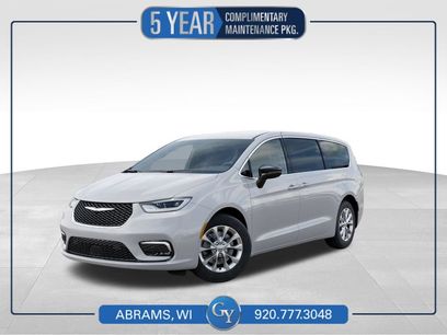 Used 2026 Chrysler Pacifica Select