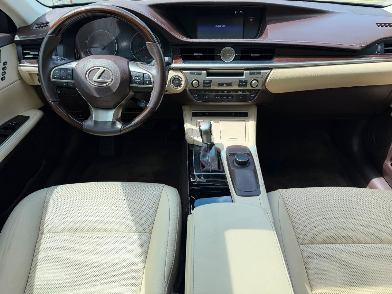 Used 2016 Lexus ES 350 w/ Premium Package w/Wood Trim FWD image 28