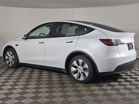 Used 2023 Tesla Model Y Long Range AWD/4WD image 9