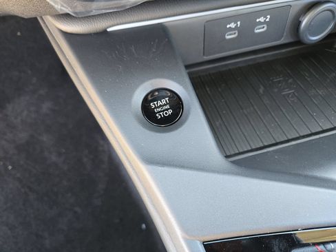 New 2026 Nissan Sentra SR w/ SR Premium Package FWD image 21