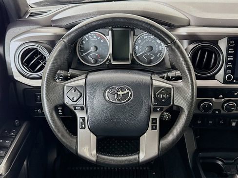 Used 2020 Toyota Tacoma Limited AWD/4WD image 4