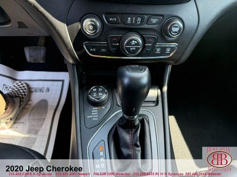 Used 2020 Jeep Cherokee Trailhawk w/ Cold Weather Group AWD/4WD image 25