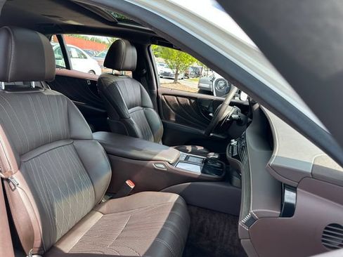 Used 2018 Lexus LS 500 w/ Interior Upgrade Package RWD image 33