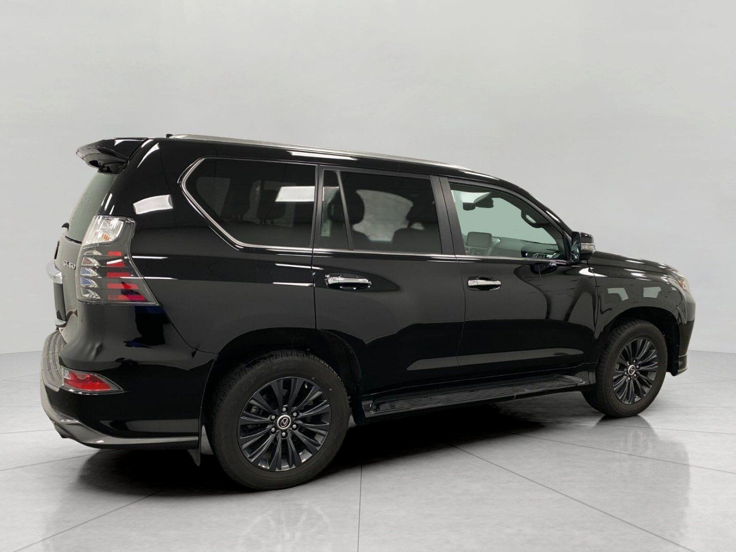 Used 2023 Lexus GX 460 Luxury w/ Sport Design Package AWD/4WD image 3