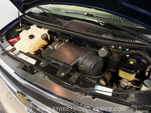 Used 2001 Chevrolet Express 1500 w/ Preferred Equipment Group 3 image 33