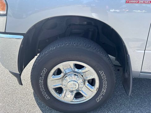 Used 2020 RAM 2500 Tradesman w/ Chrome Appearance Group AWD/4WD image 10