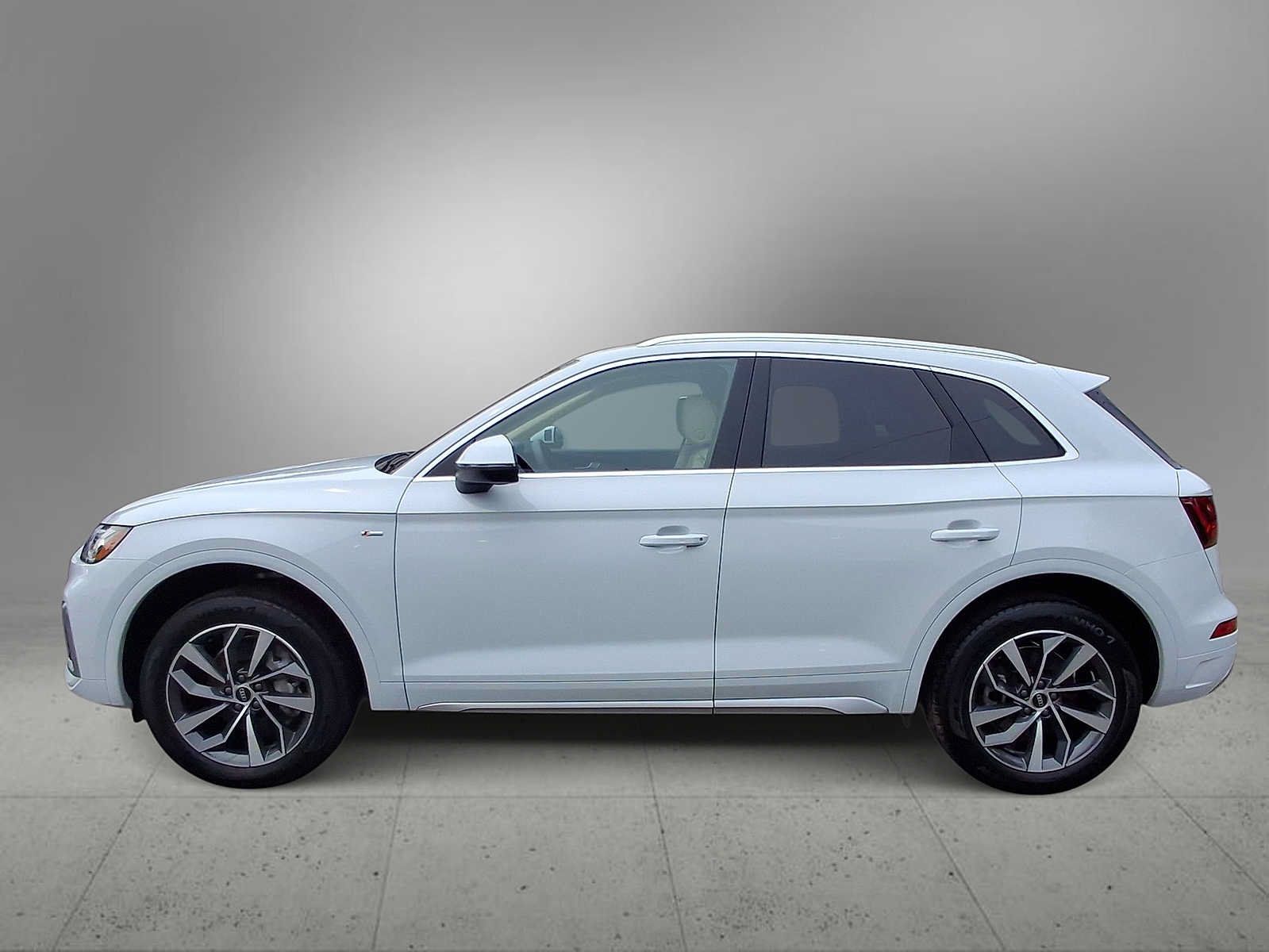 Certified 2023 Audi Q5 2.0T Premium w/ Convenience Package AWD/4WD image 5