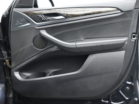 Used 2019 BMW X4 M40i w/ Premium Package image 26