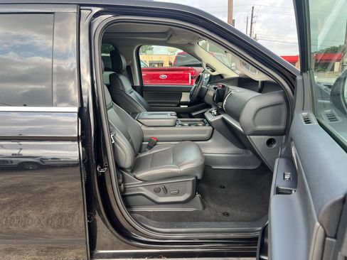 Used 2025 Ford Expedition Max Active AWD/4WD image 9