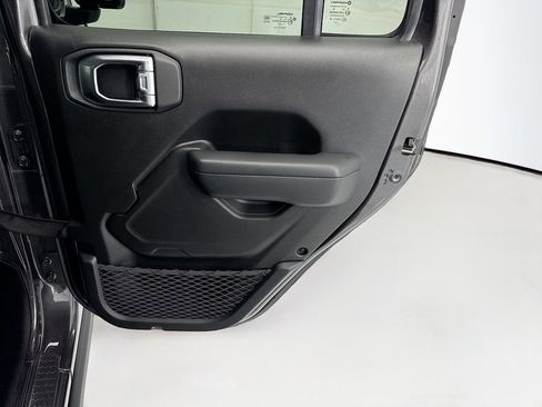 Used 2024 Jeep Wrangler Unlimited Rubicon AWD/4WD image 25