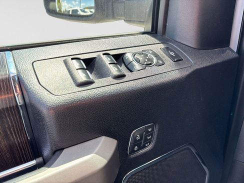Used 2020 Ford F250 Lariat w/ Lariat Value Package AWD/4WD image 32