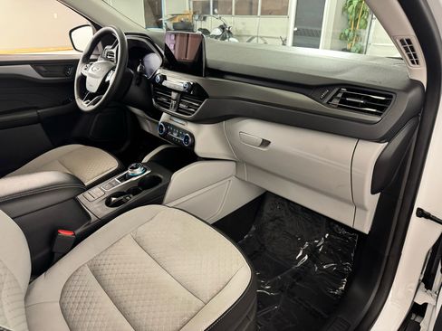 Used 2023 Ford Escape Active image 38