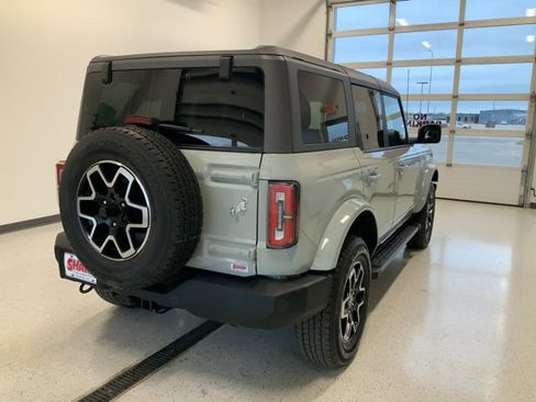 Used 2024 Ford Bronco Outer Banks image 8