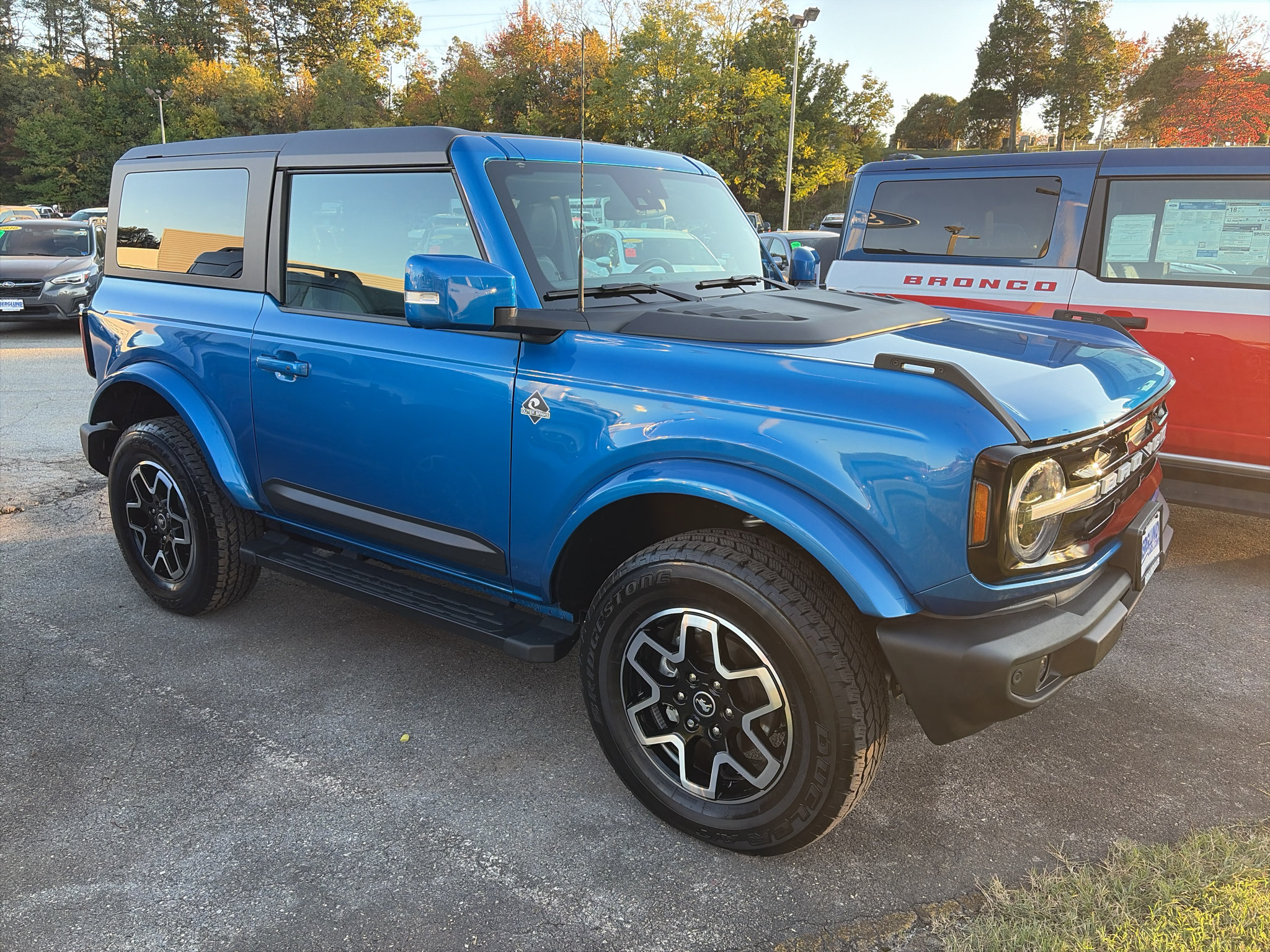 Used 2023 Ford Bronco Outer Banks AWD/4WD image 1