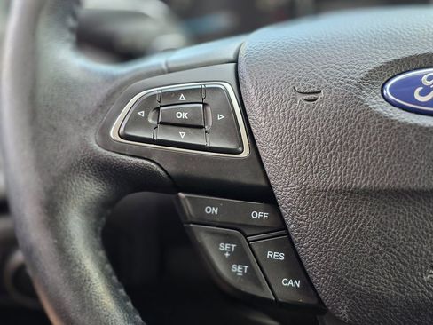 Used 2016 Ford Focus SE w/ SE Sport Package image 32