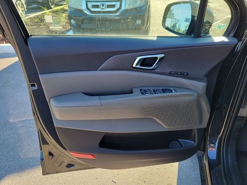 New 2026 Kia Carnival EX FWD image 5