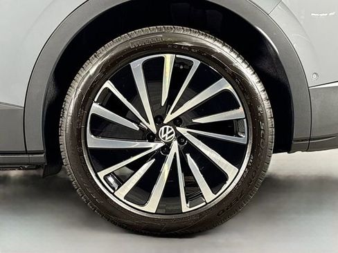 New 2026 Volkswagen ID.4 Pro image 30