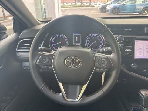 Used 2020 Toyota Camry SE image 19