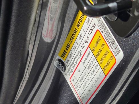 Used 2022 Toyota Tacoma Limited image 34