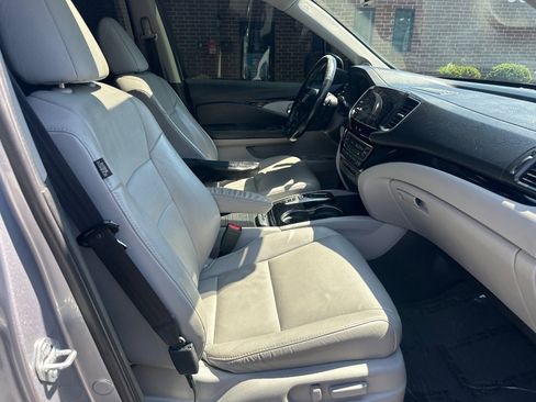 Used 2021 Honda Pilot Touring image 29