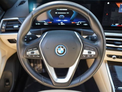 Used 2023 BMW i4 eDrive40 image 28