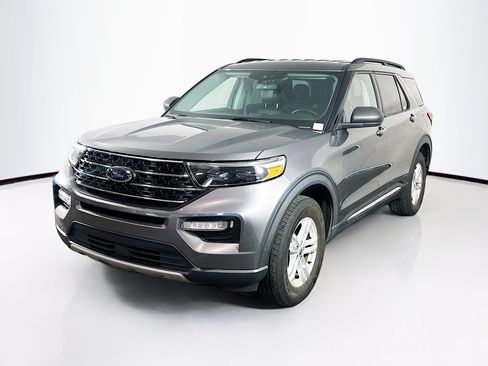 Used 2021 Ford Explorer XLT w/ Equipment Group 202A AWD/4WD image 3