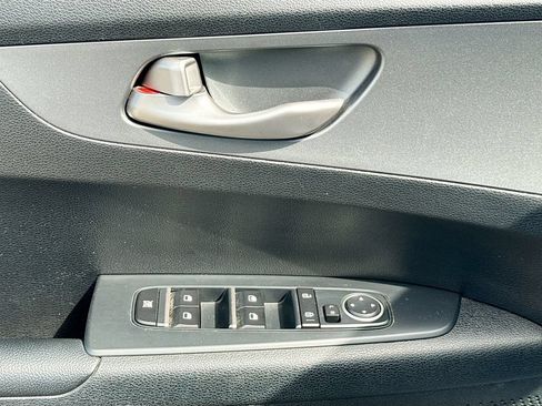 Used 2019 Kia Forte LXS FWD image 20