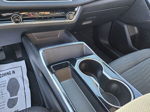 Used 2025 Chevrolet Equinox LT image 24