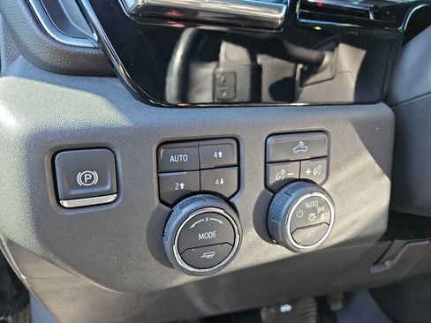 Used 2024 Chevrolet Silverado 1500 LT Trail Boss w/ Convenience Package II AWD/4WD image 22
