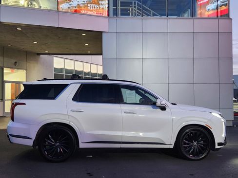 Used 2024 Hyundai Palisade Calligraphy image 32