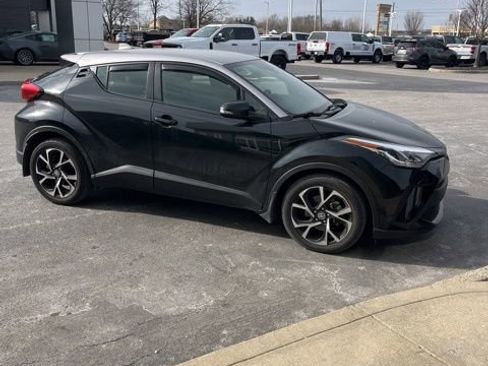 Used 2020 Toyota C-HR XLE image 16