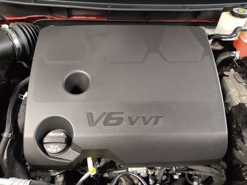 Used 2023 Chevrolet Traverse LT FWD image 30