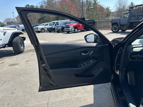 Used 2025 Honda Accord Sport image 15