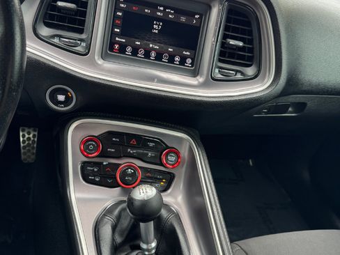Used 2019 Dodge Challenger R/T image 21